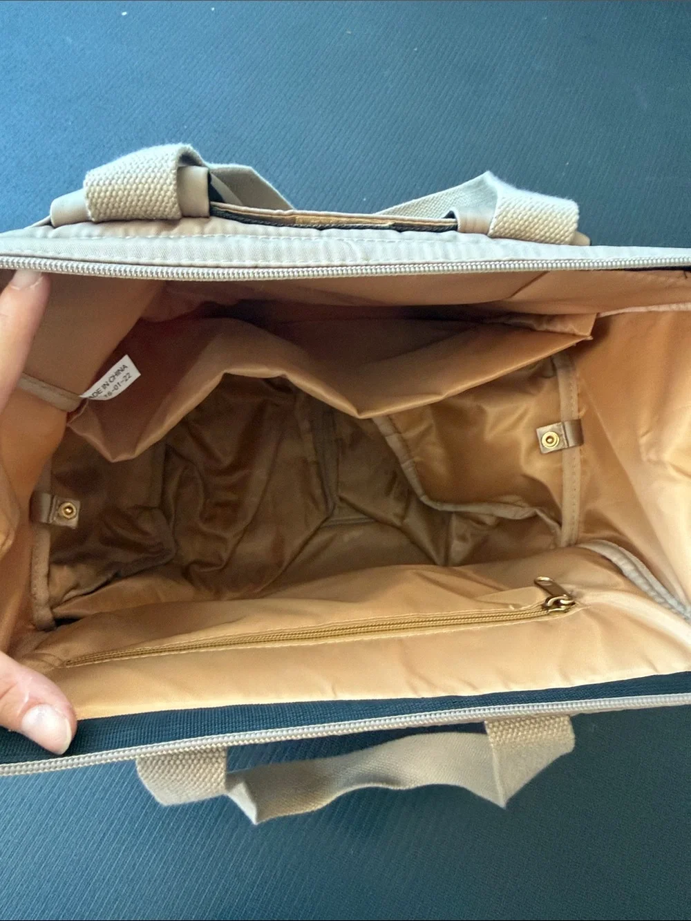 Sarah Wells norah pump bag latte